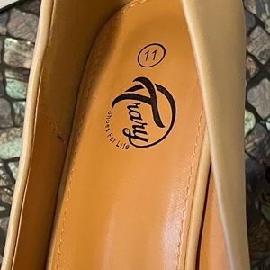 Tan high heels size 11